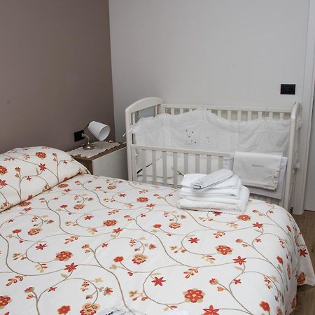 Casa Valentin Lägenhet Monforte dʼAlba Exteriör bild