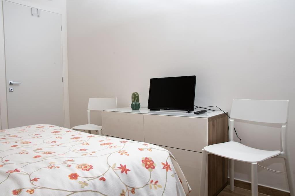 Casa Valentin Lägenhet Monforte dʼAlba Exteriör bild